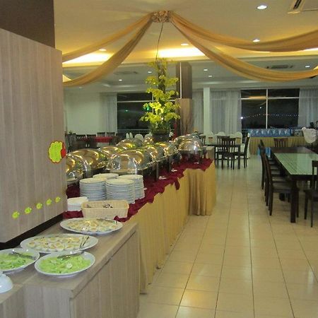 World Youth Hotel Ayer Keroh Ngoại thất bức ảnh