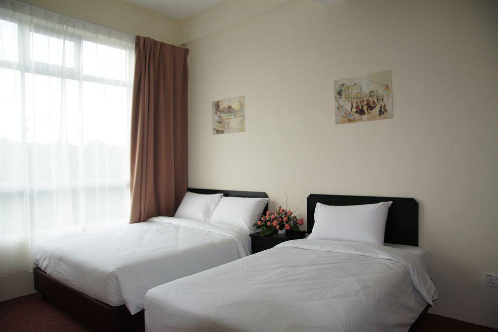 World Youth Hotel Ayer Keroh Ngoại thất bức ảnh