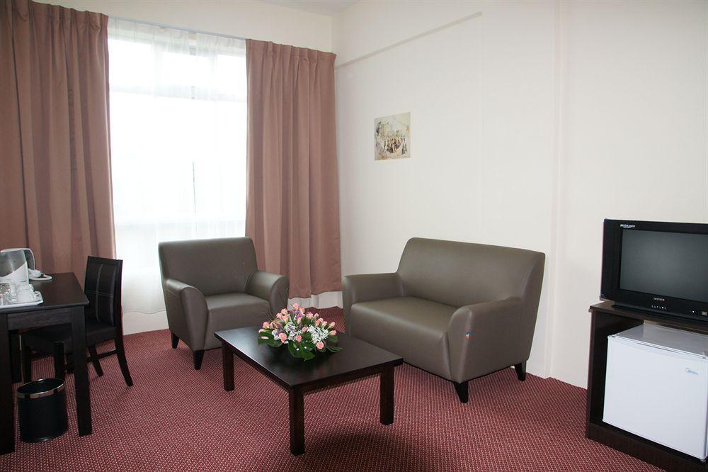 World Youth Hotel Ayer Keroh Ngoại thất bức ảnh
