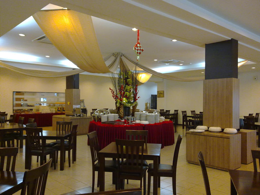 World Youth Hotel Ayer Keroh Ngoại thất bức ảnh