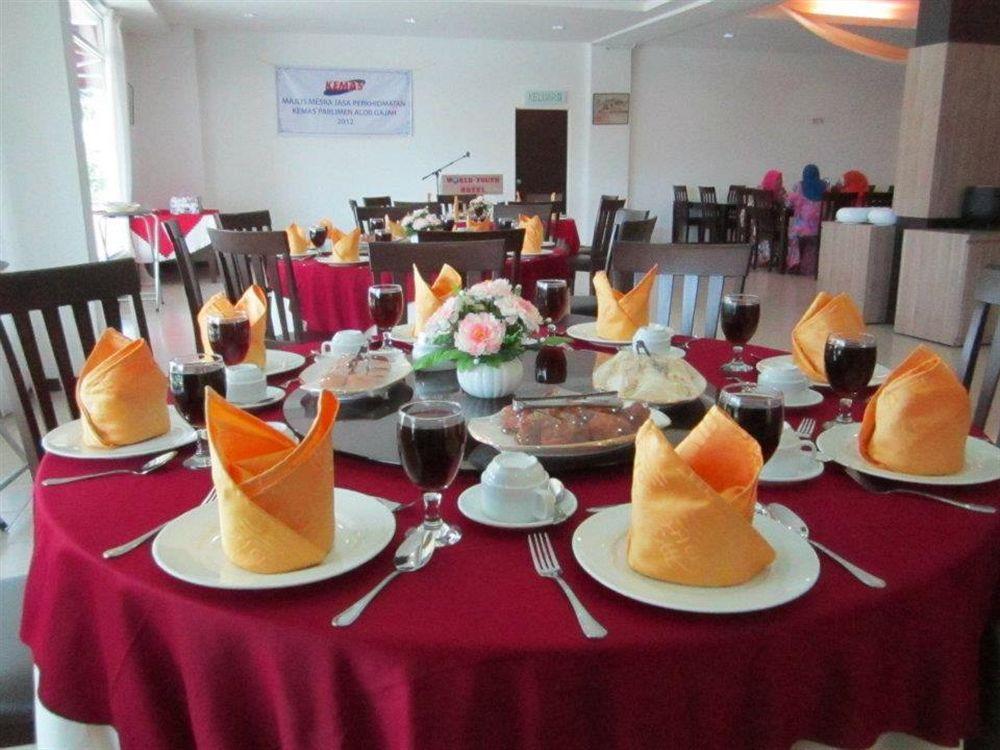 World Youth Hotel Ayer Keroh Ngoại thất bức ảnh