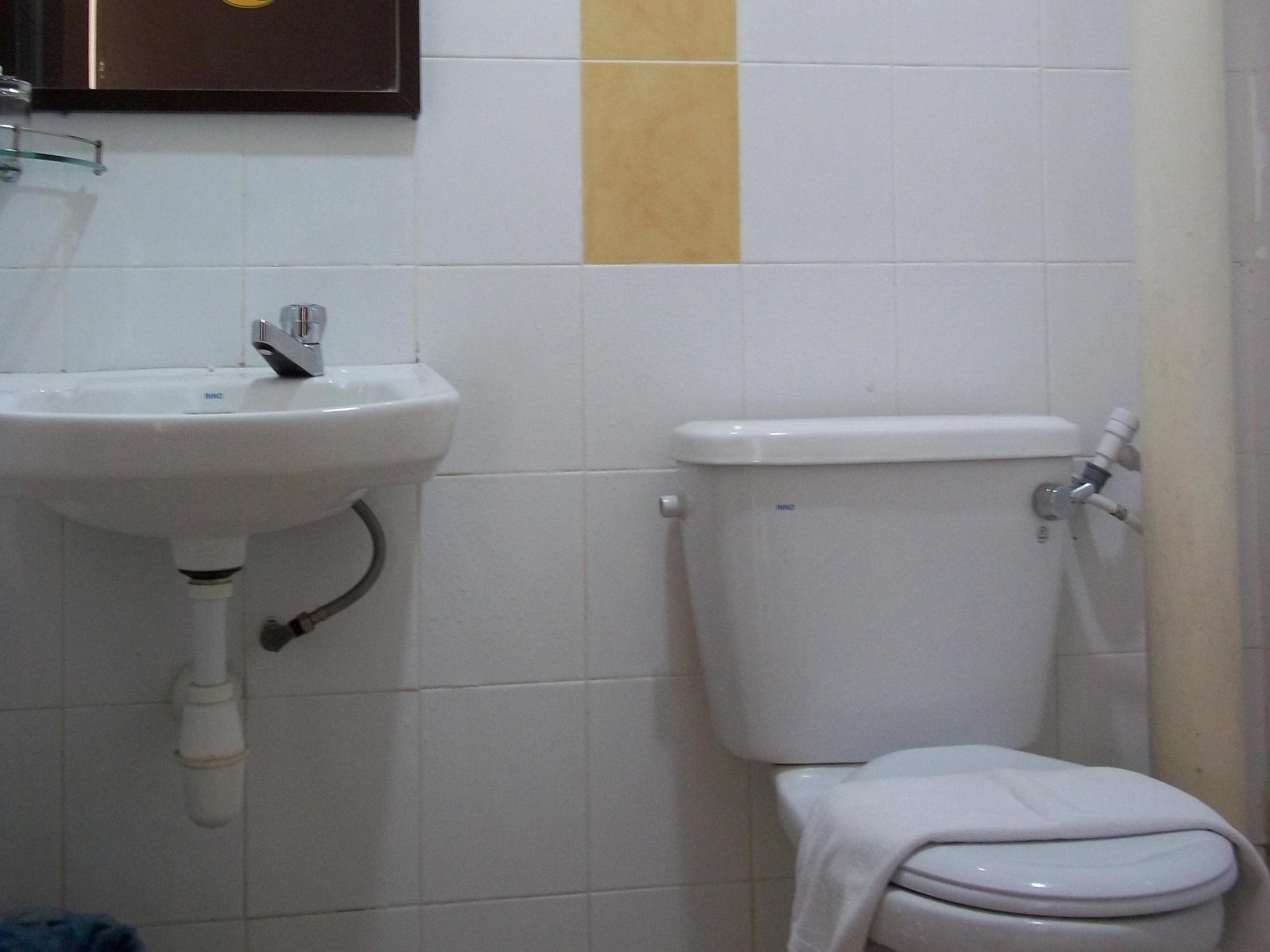 World Youth Hotel Ayer Keroh Ngoại thất bức ảnh