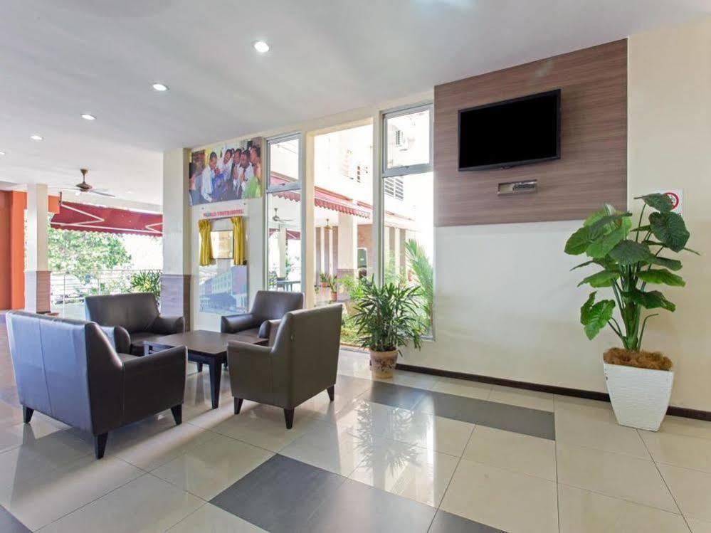 World Youth Hotel Ayer Keroh Ngoại thất bức ảnh