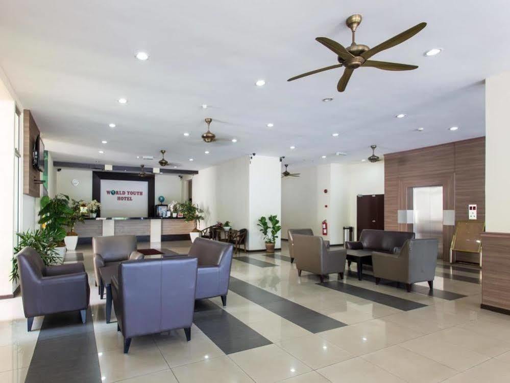 World Youth Hotel Ayer Keroh Ngoại thất bức ảnh