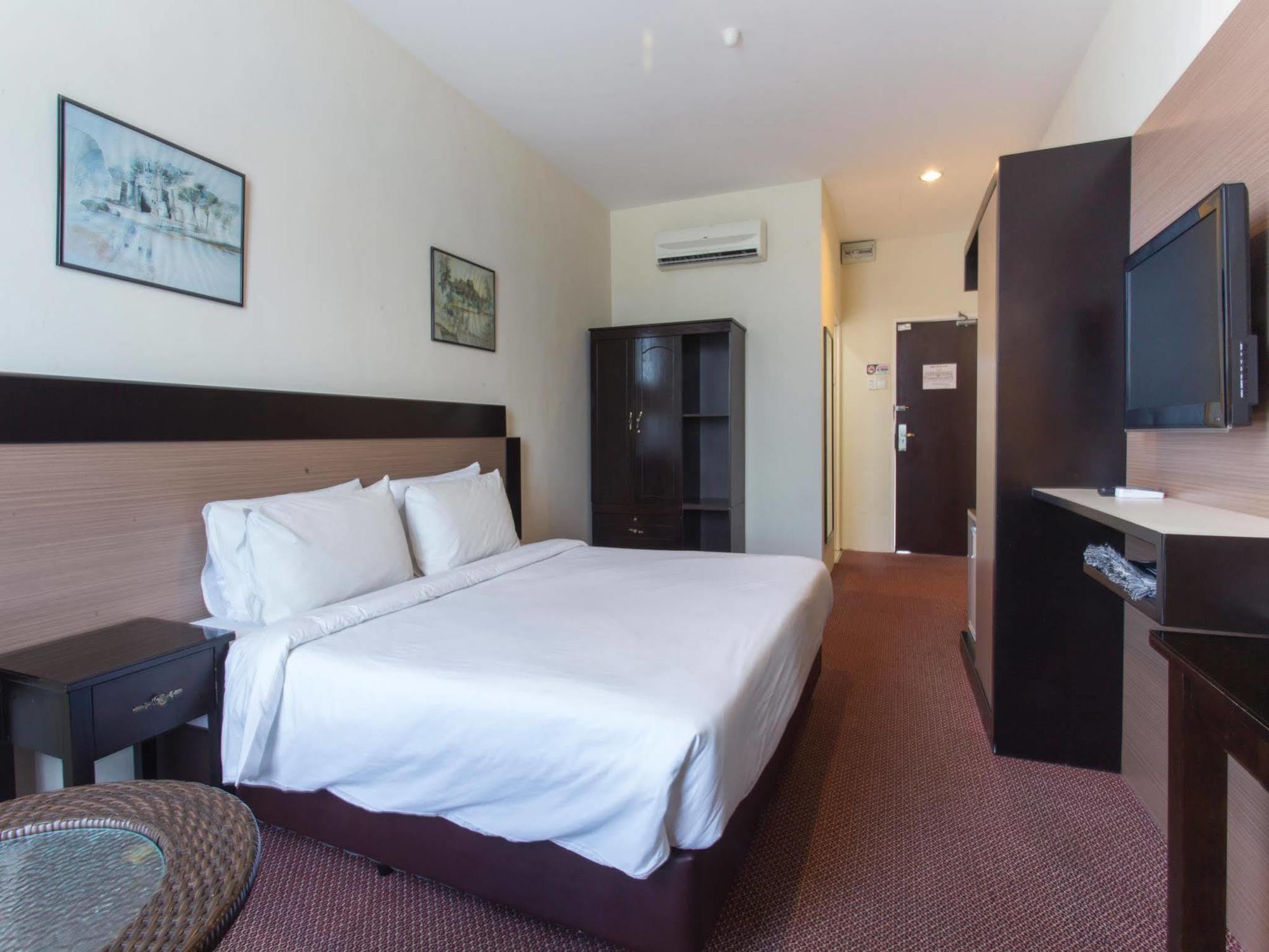 World Youth Hotel Ayer Keroh Ngoại thất bức ảnh
