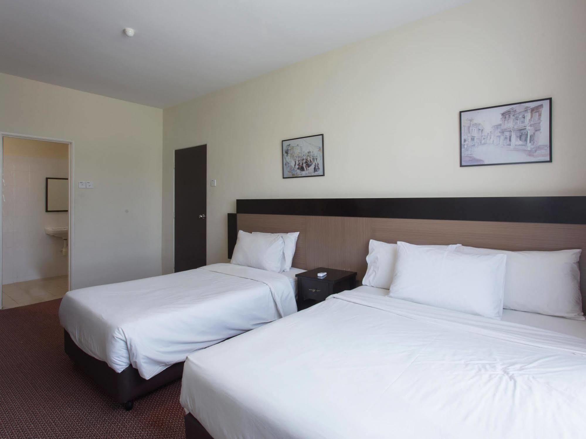 World Youth Hotel Ayer Keroh Ngoại thất bức ảnh