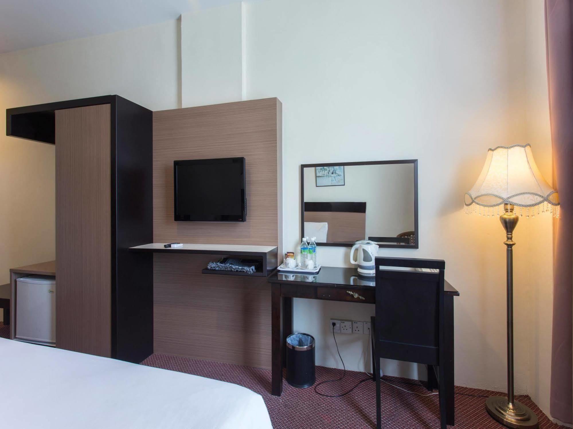 World Youth Hotel Ayer Keroh Ngoại thất bức ảnh