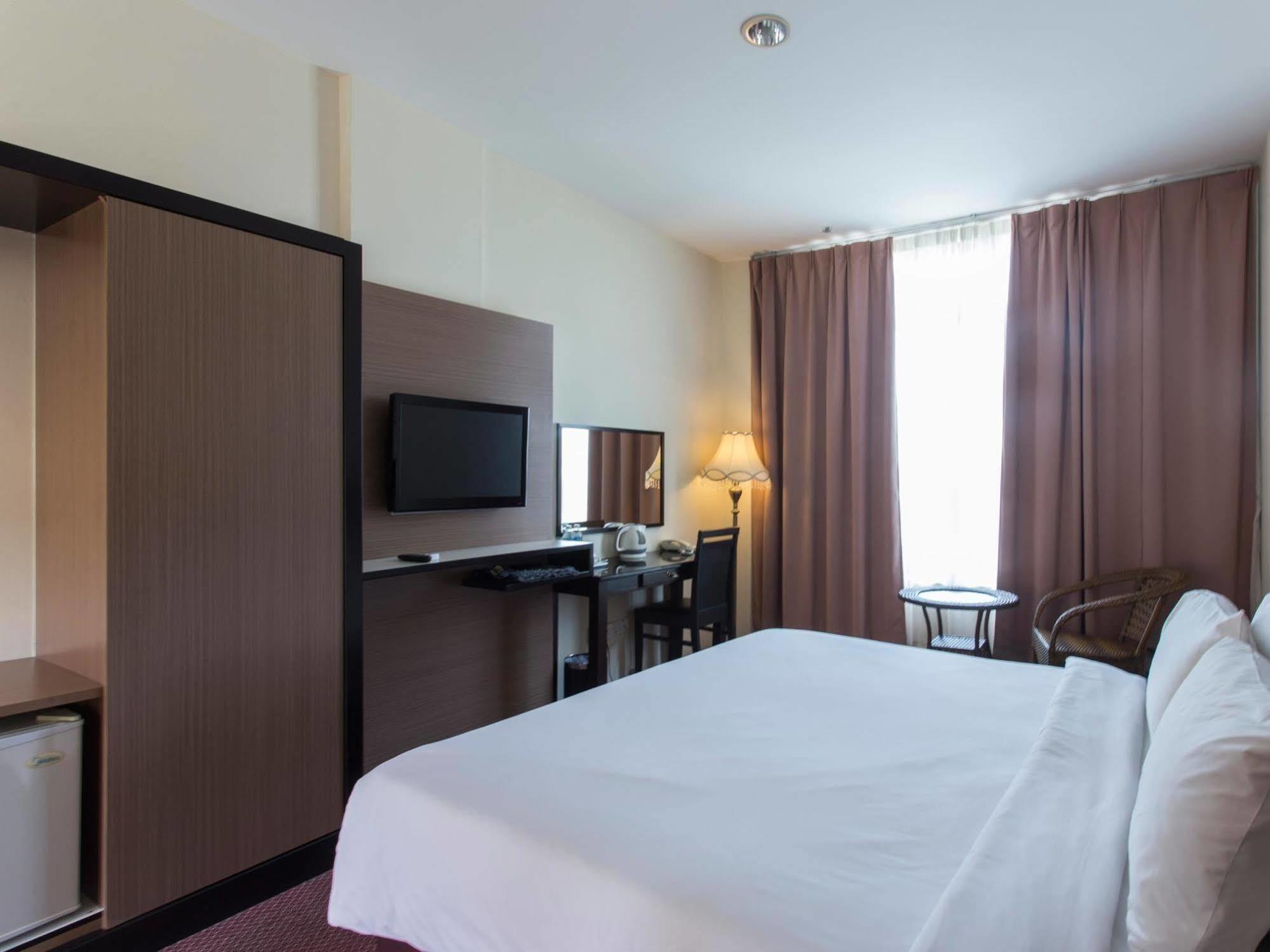 World Youth Hotel Ayer Keroh Ngoại thất bức ảnh