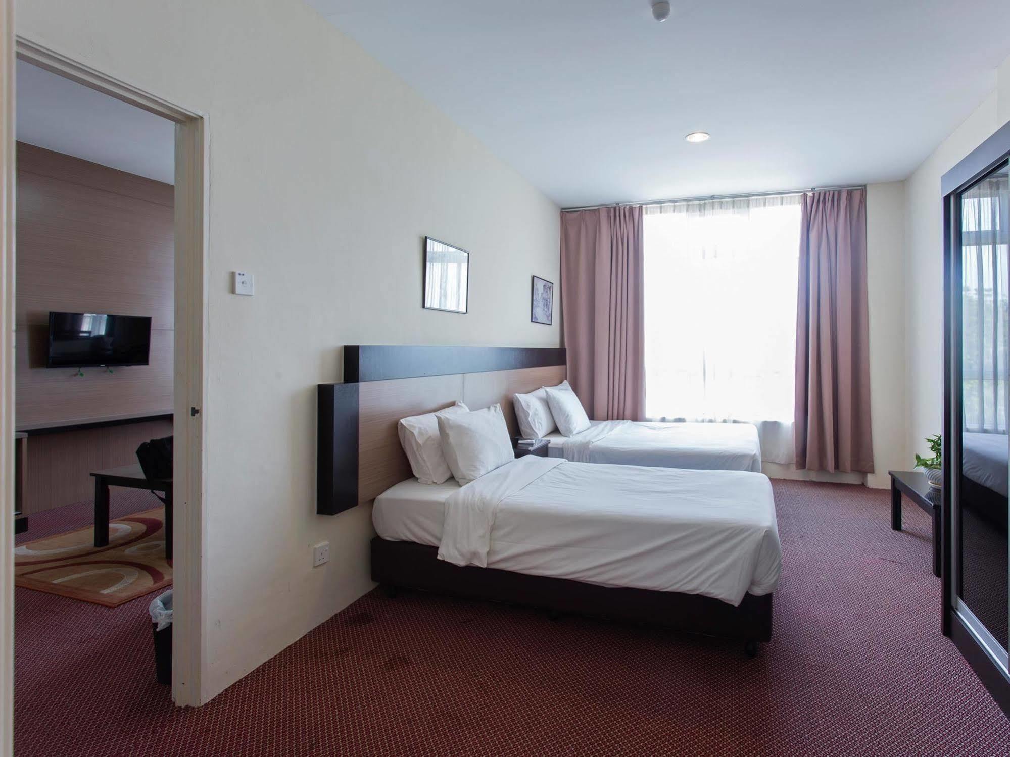 World Youth Hotel Ayer Keroh Ngoại thất bức ảnh