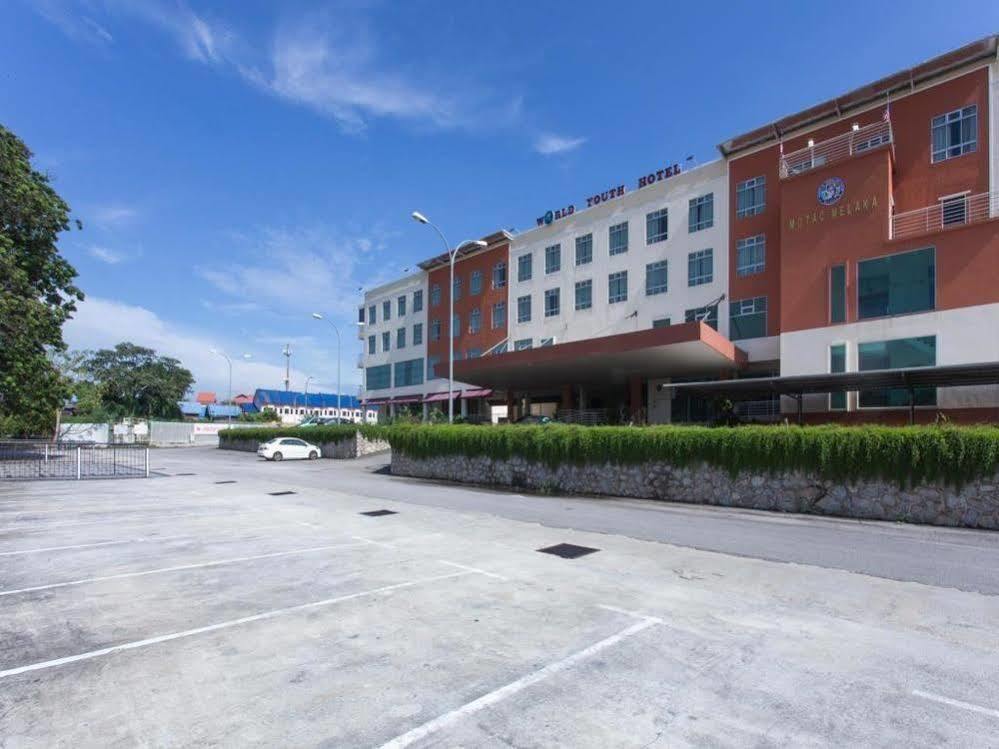 World Youth Hotel Ayer Keroh Ngoại thất bức ảnh
