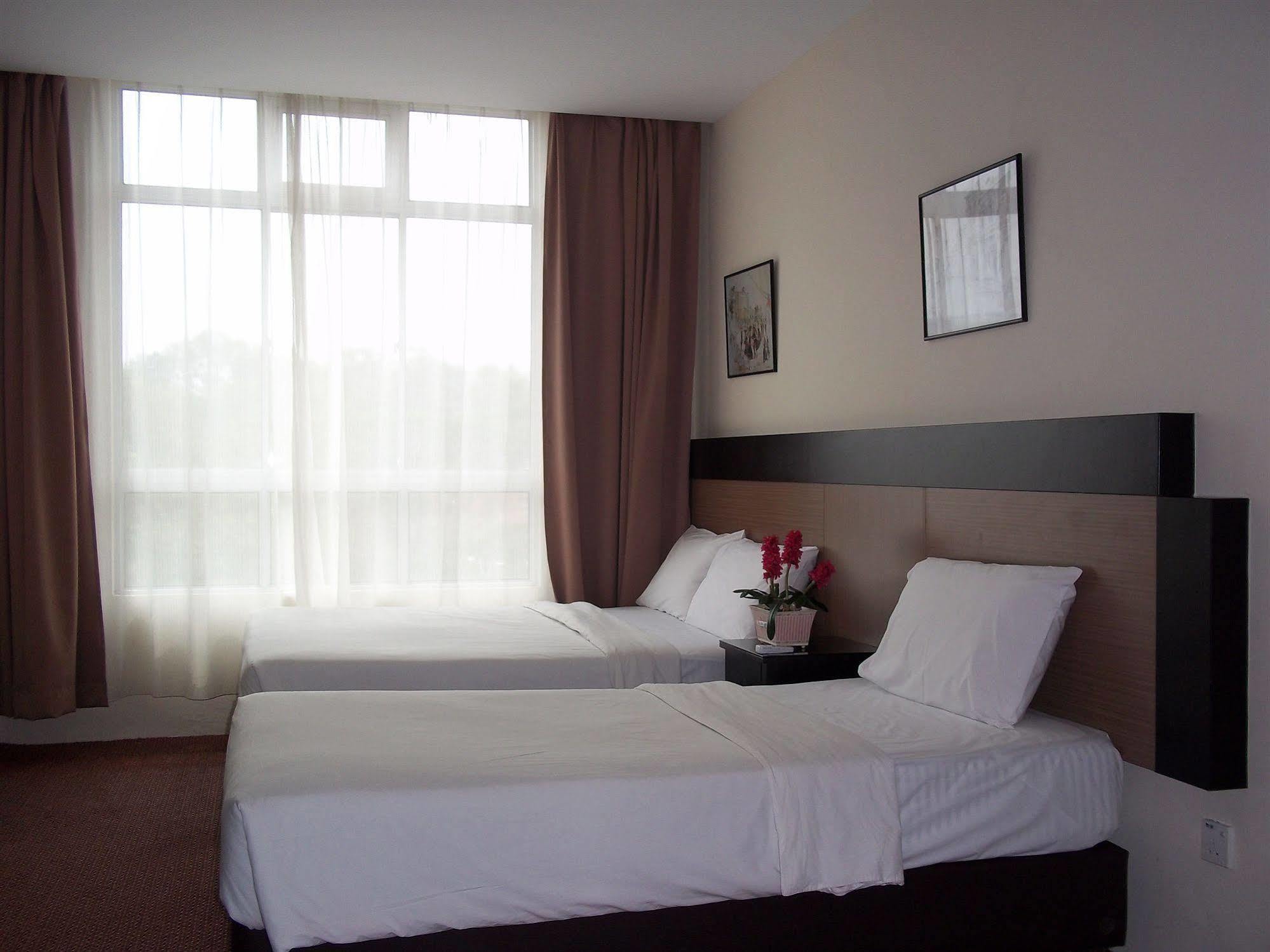 World Youth Hotel Ayer Keroh Ngoại thất bức ảnh