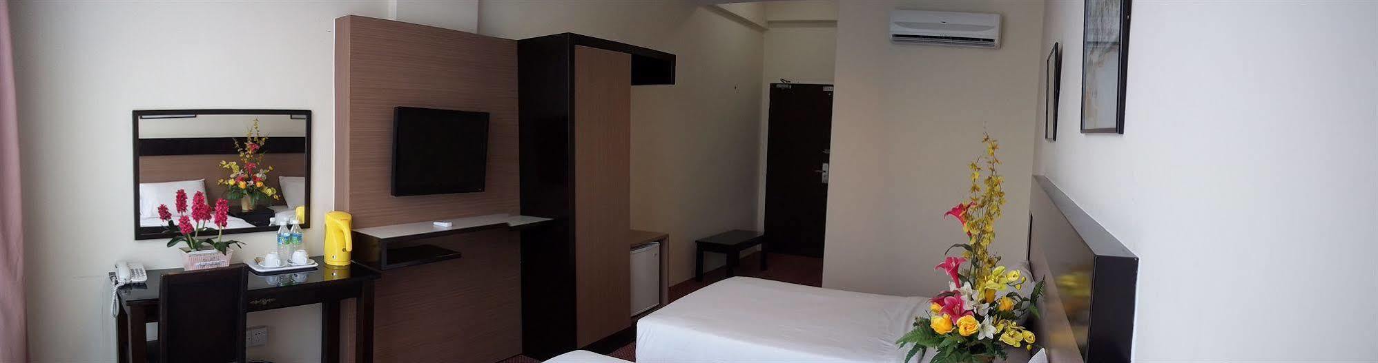 World Youth Hotel Ayer Keroh Ngoại thất bức ảnh